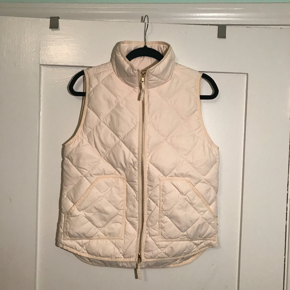 J Crew cream quilted puffer vest - SMALL (4/6)